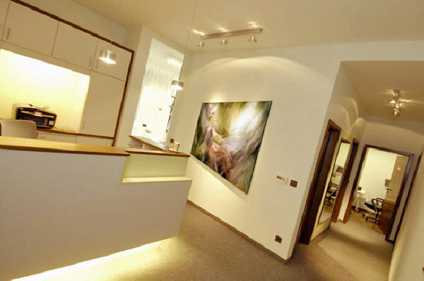 Bild des Empfangsbereich der Praxis Dr. Christoph Weyer